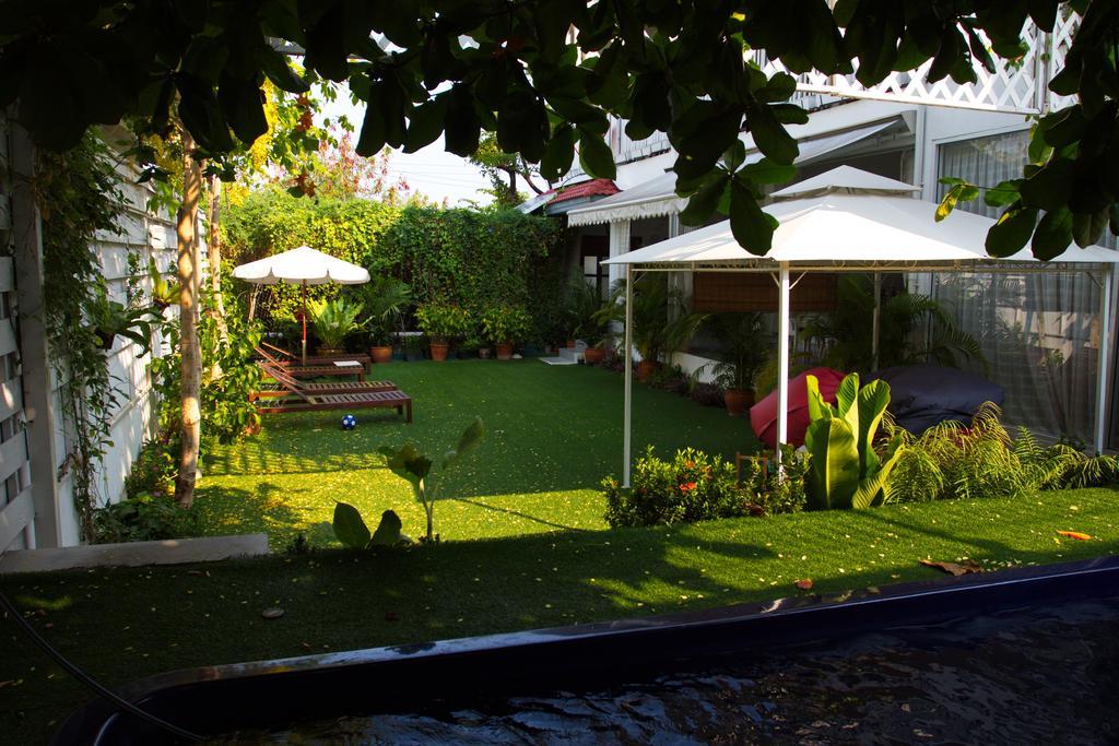 Barefeet Naturist Resort (Adults Only) Bangkok Dış mekan fotoğraf