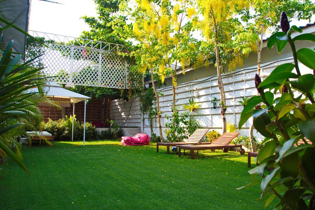 Barefeet Naturist Resort (Adults Only) Bangkok Dış mekan fotoğraf