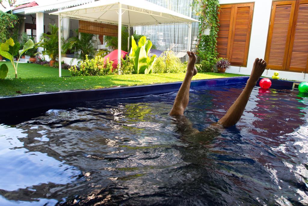 Barefeet Naturist Resort (Adults Only) Bangkok Dış mekan fotoğraf