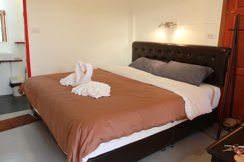 Barefeet Naturist Resort (Adults Only) Bangkok Dış mekan fotoğraf