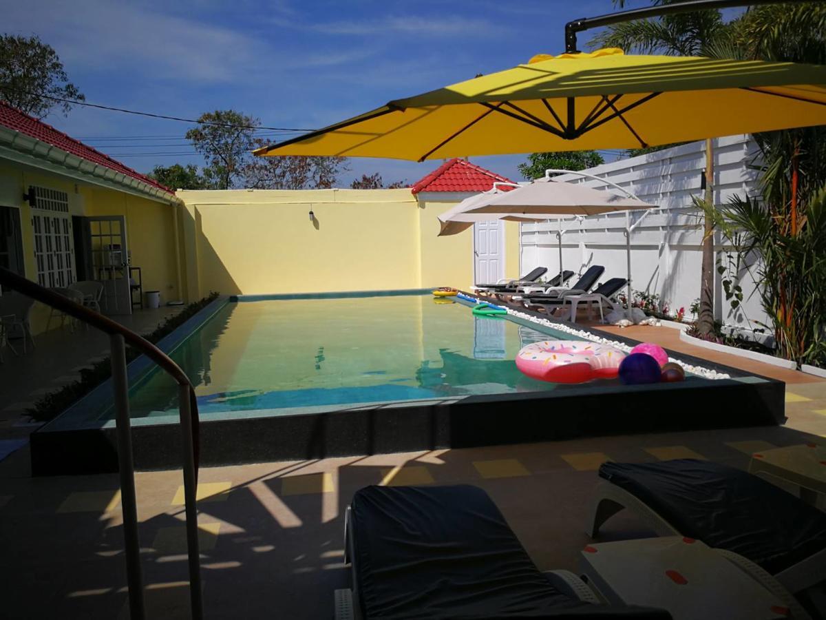 Barefeet Naturist Resort (Adults Only) Bangkok Dış mekan fotoğraf