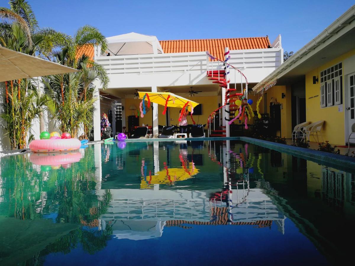 Barefeet Naturist Resort (Adults Only) Bangkok Dış mekan fotoğraf