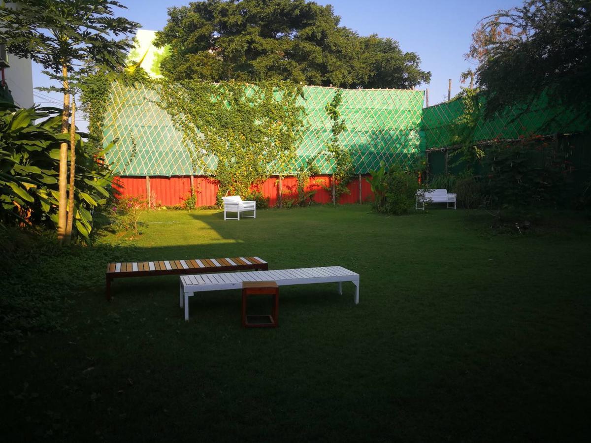 Barefeet Naturist Resort (Adults Only) Bangkok Dış mekan fotoğraf