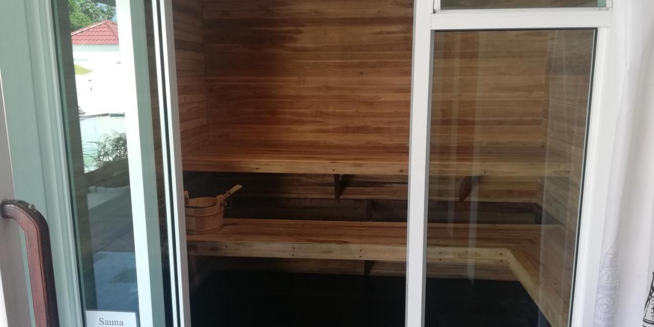 Barefeet Naturist Resort (Adults Only) Bangkok Dış mekan fotoğraf