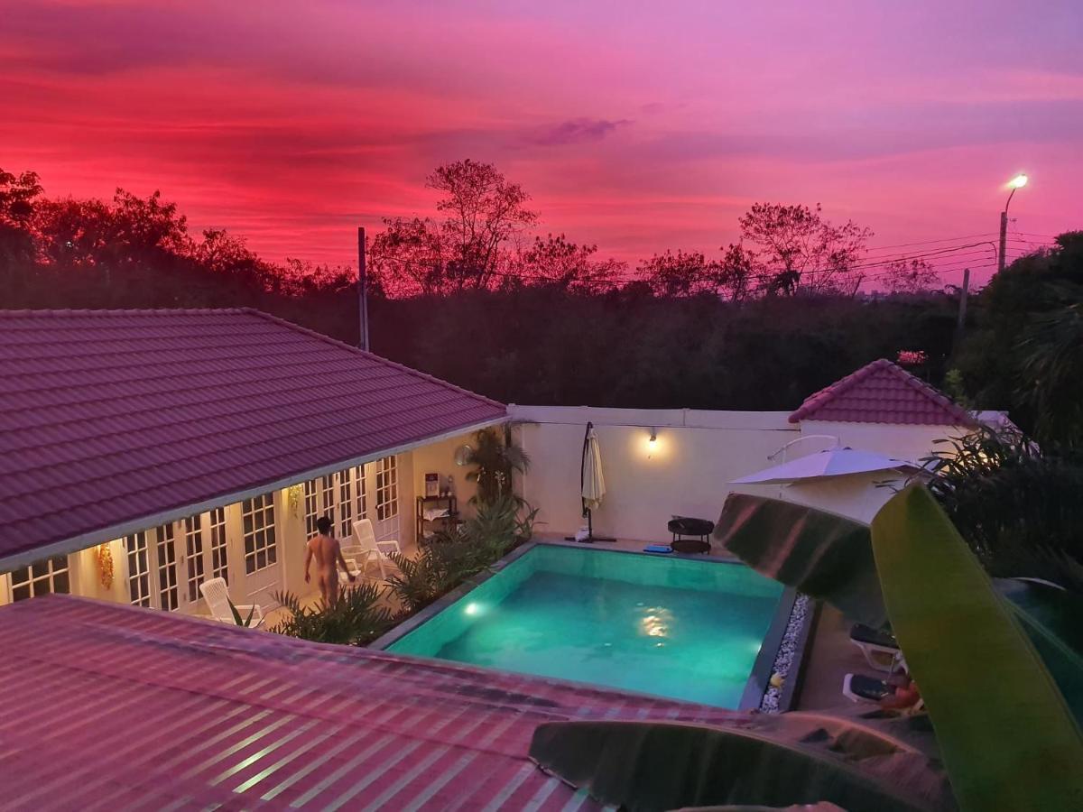 Barefeet Naturist Resort (Adults Only) Bangkok Dış mekan fotoğraf